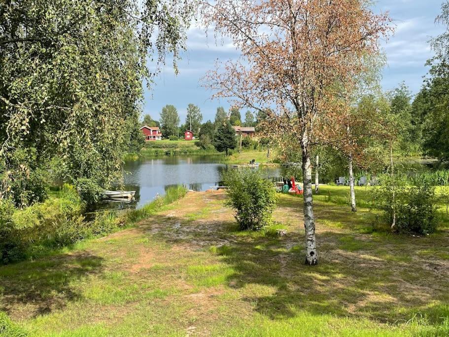 Dalastuga med egen badplats Leksand Exteriör bild